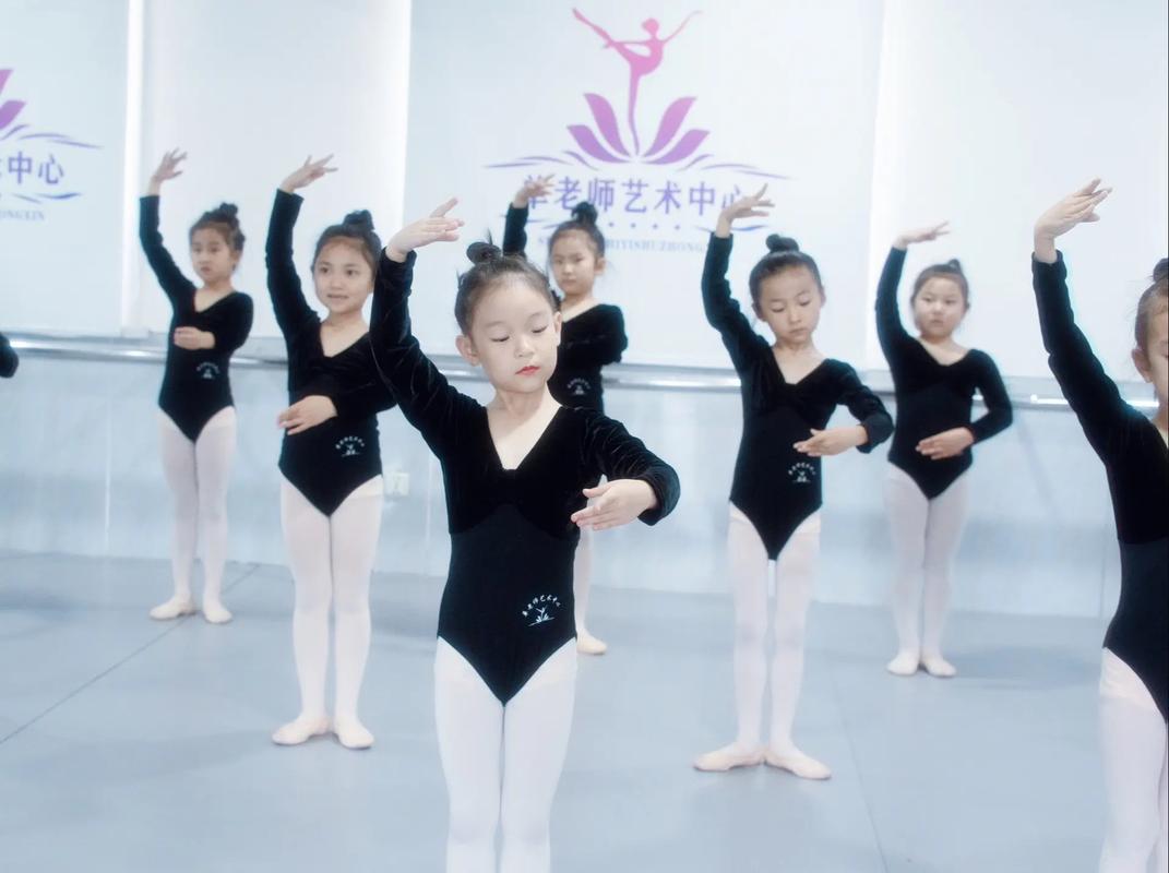 舞蹈課堂隨拍 在熱愛的生活中翩翩起舞